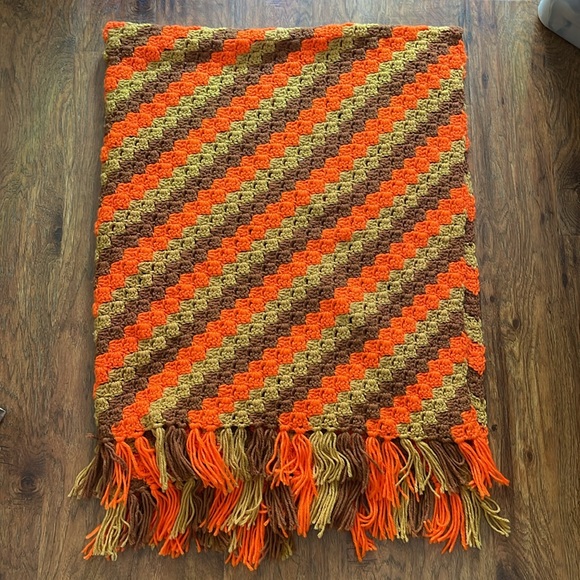 Vintage 1970s crochet wool throw blanket - Picture 3 of 4